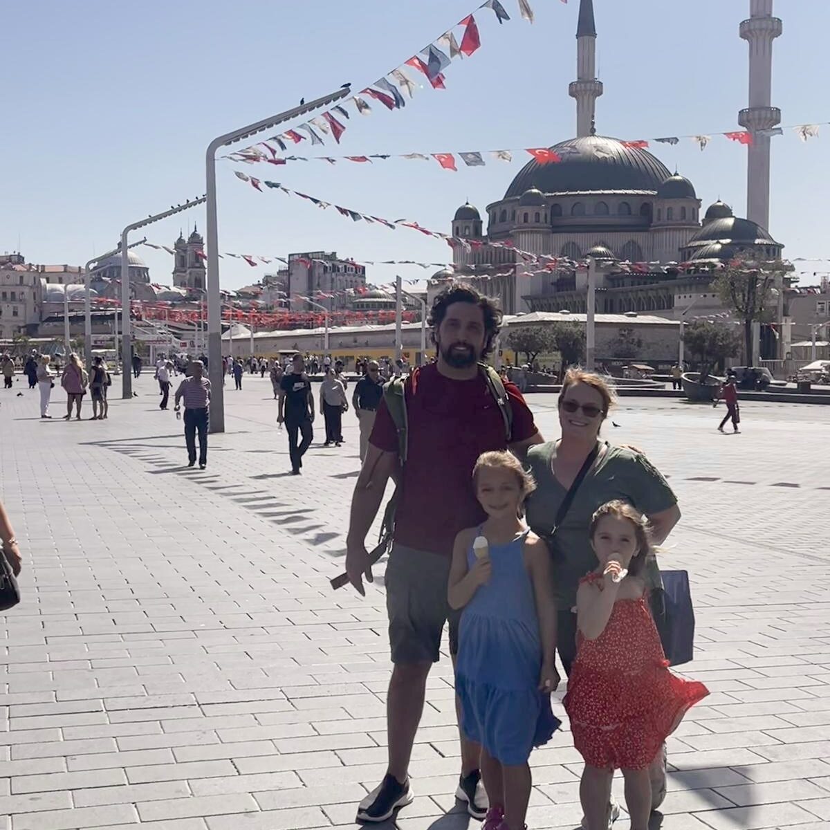 a64c5360-c348-43de-98aa-a25de98ad307